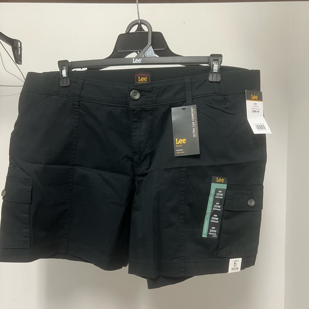 Lee Dark Cargo Shorts with Buttoned Pocket
